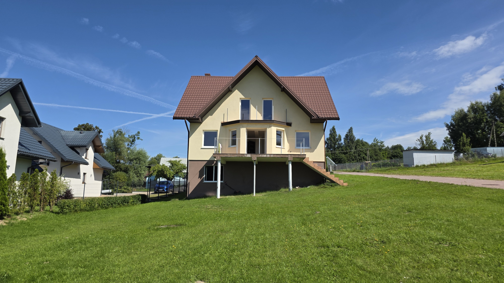 Dom w Nowym Targu z widokiem na Tatry