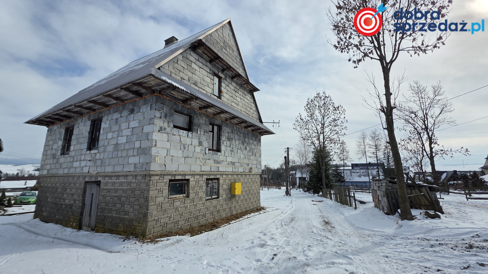 Dom na Podhalu z widokiem na Tatry